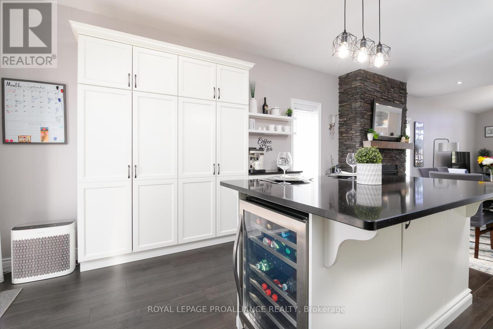 81 Sienna Avenue, Belleville, Ontario  K8P 0E9 - Photo 12 - X12939608