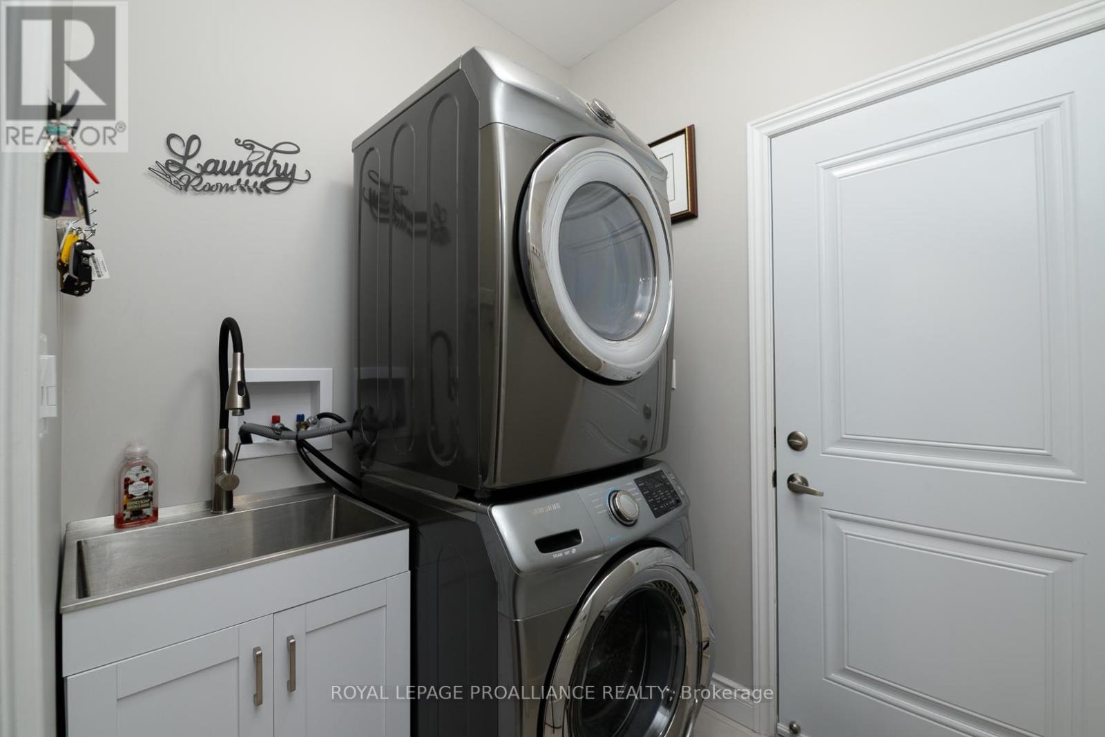 81 Sienna Avenue, Belleville, Ontario  K8P 0E9 - Photo 21 - X12939608