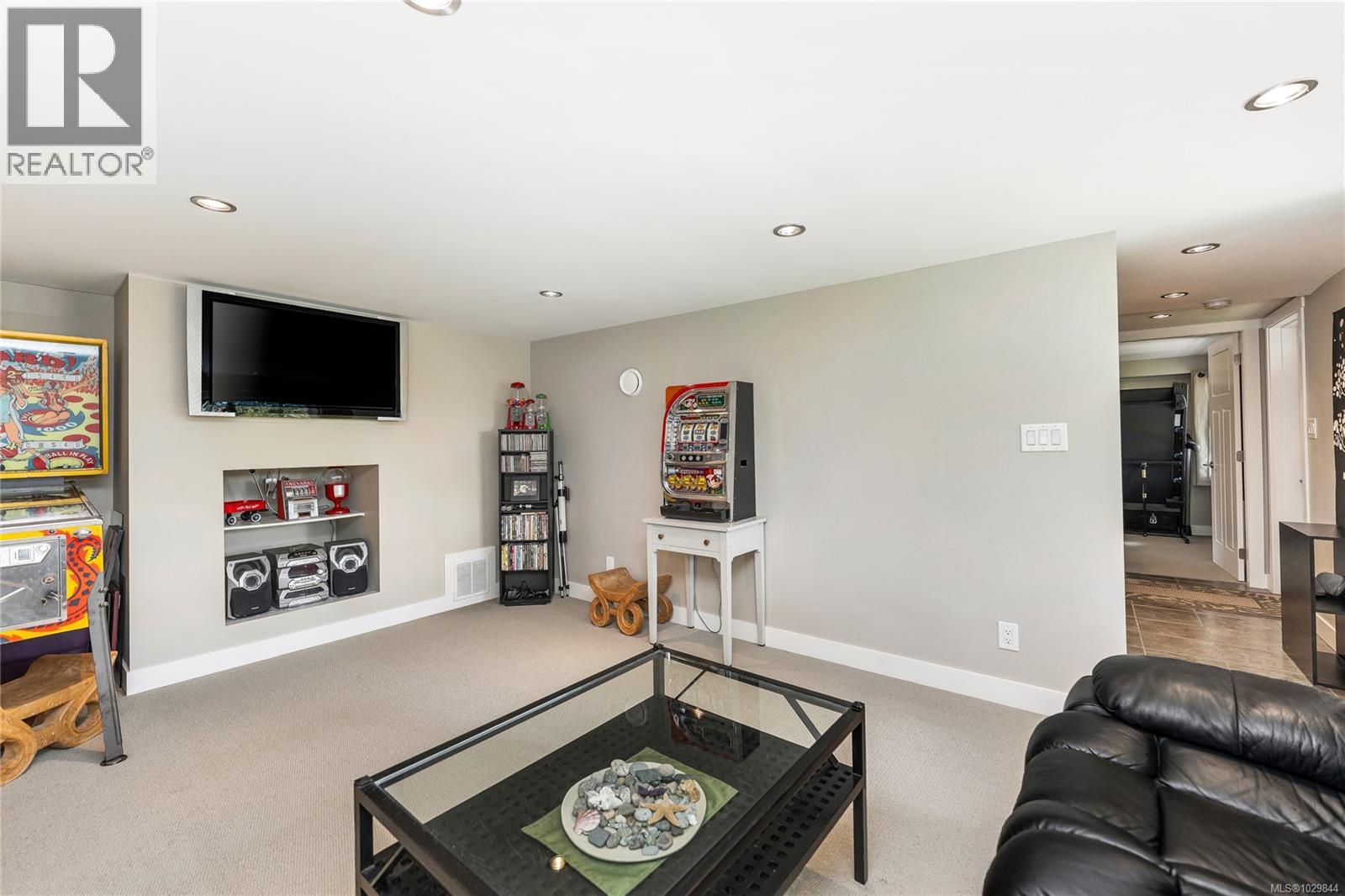 1084 Tatlow Rd, North Saanich, British Columbia  V8L 5P3 - Photo 39 - 1029844