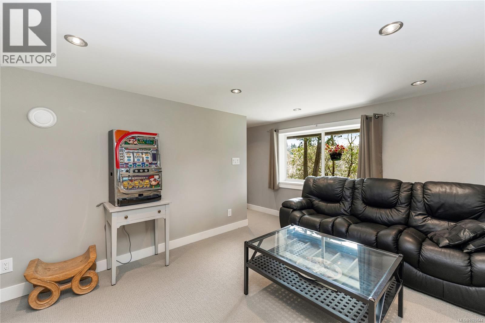 1084 Tatlow Rd, North Saanich, British Columbia  V8L 5P3 - Photo 40 - 1029844