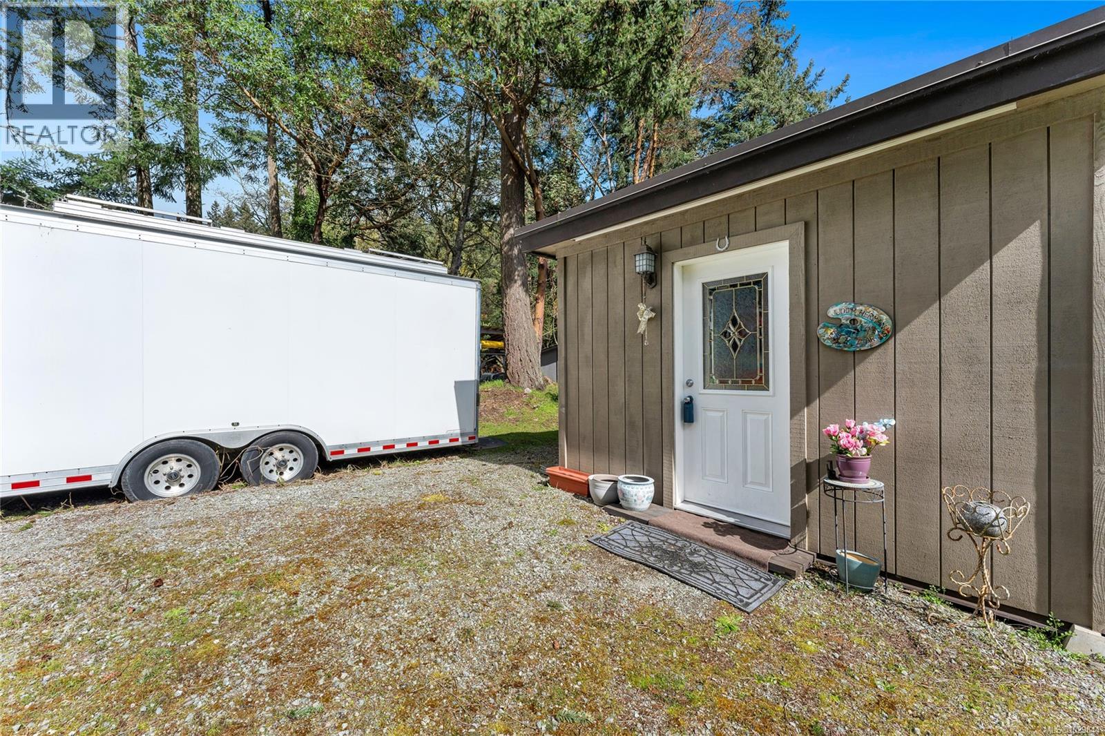 1084 Tatlow Rd, North Saanich, British Columbia  V8L 5P3 - Photo 43 - 1029844