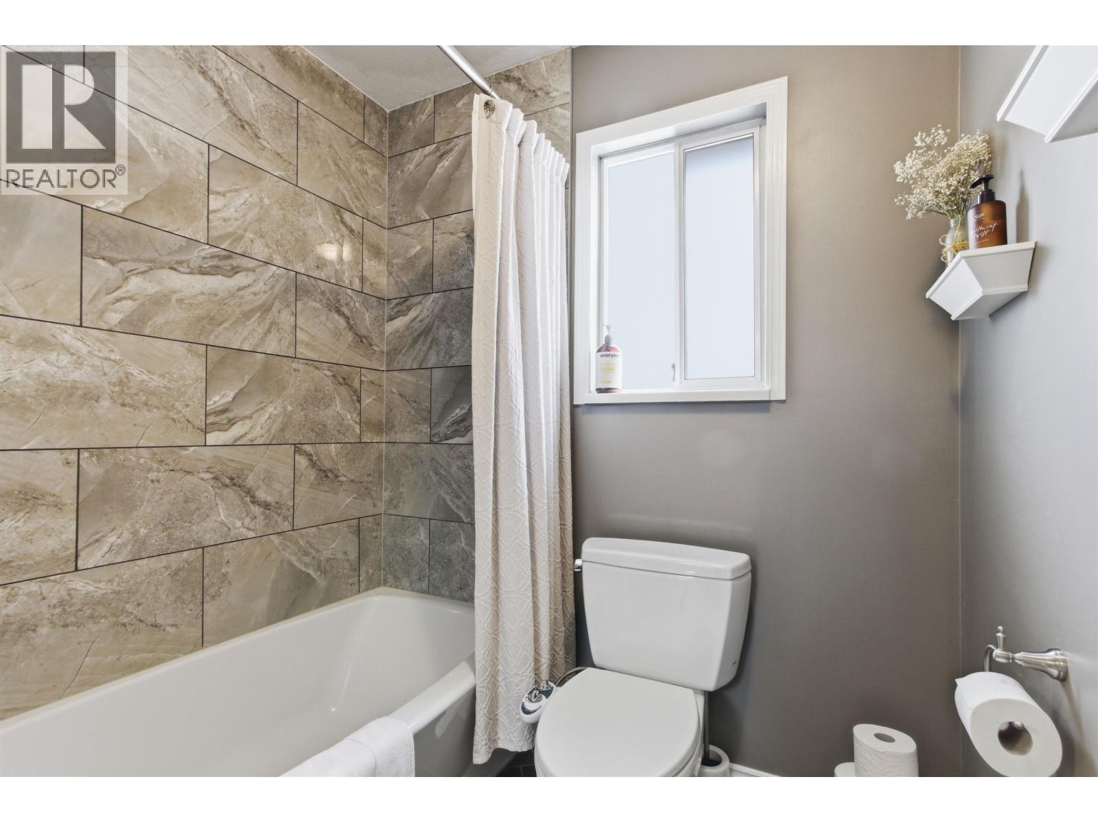 20492 Walnut Crescent, Maple Ridge, British Columbia  V2X 0M1 - Photo 26 - R3105140