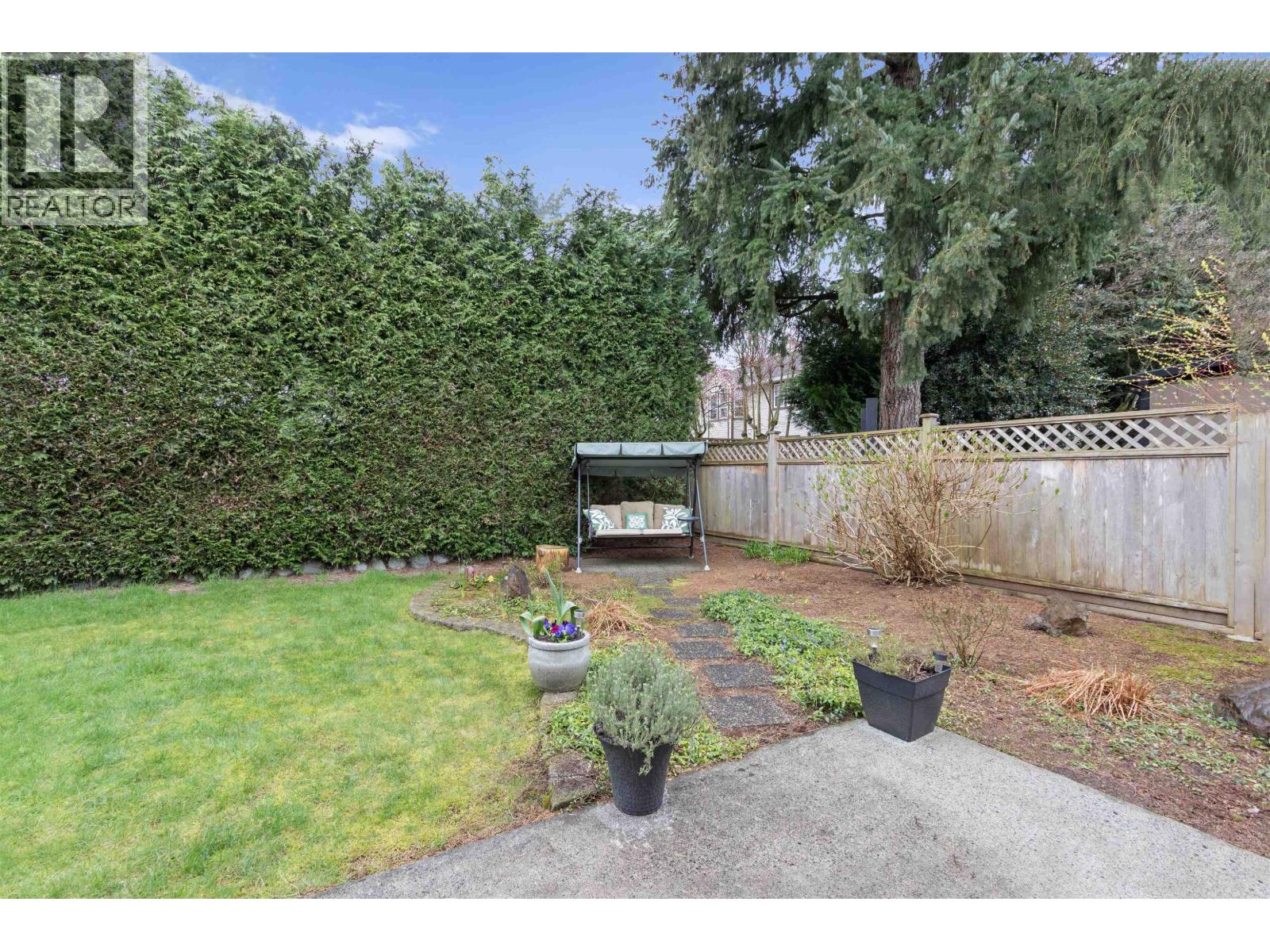 20492 Walnut Crescent, Maple Ridge, British Columbia  V2X 0M1 - Photo 35 - R3105140