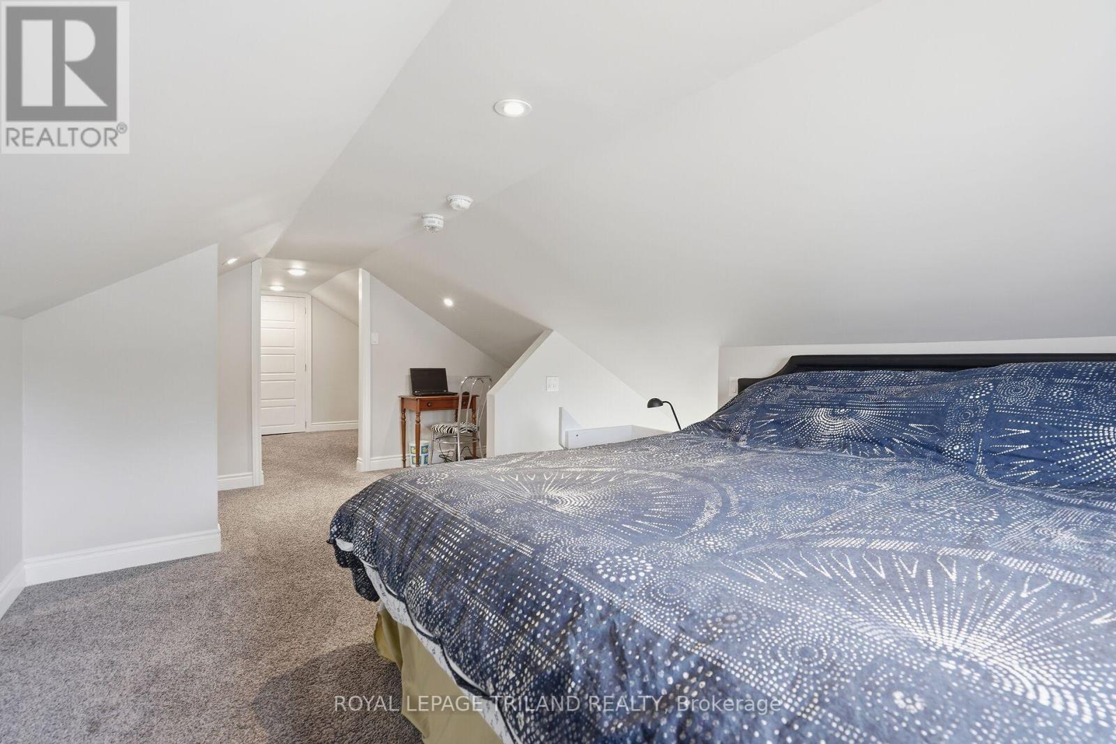 Photo 11 of 27 for 333 Thompson Road