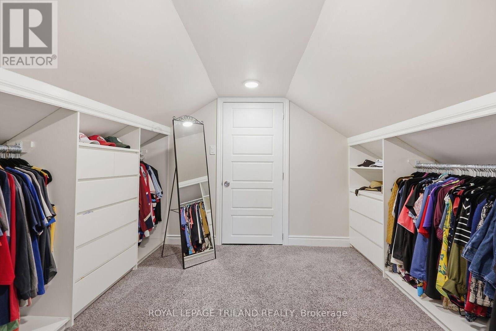 Photo 12 of 27 for 333 Thompson Road