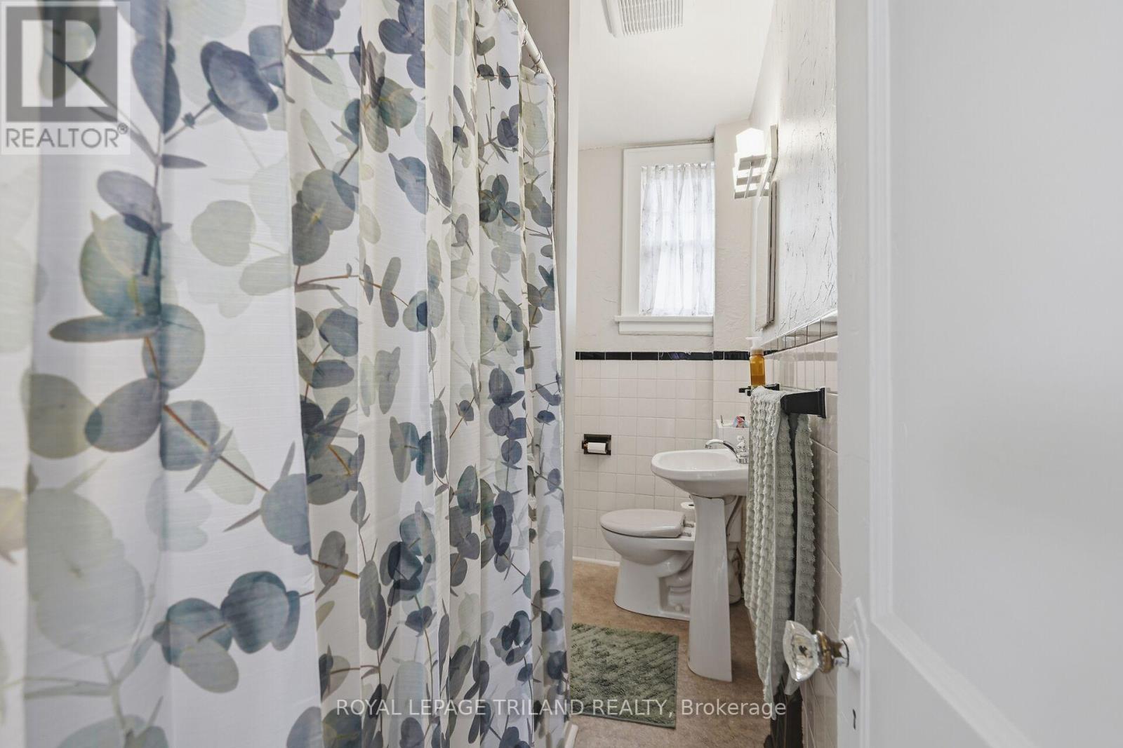 Photo 15 of 27 for 333 Thompson Road