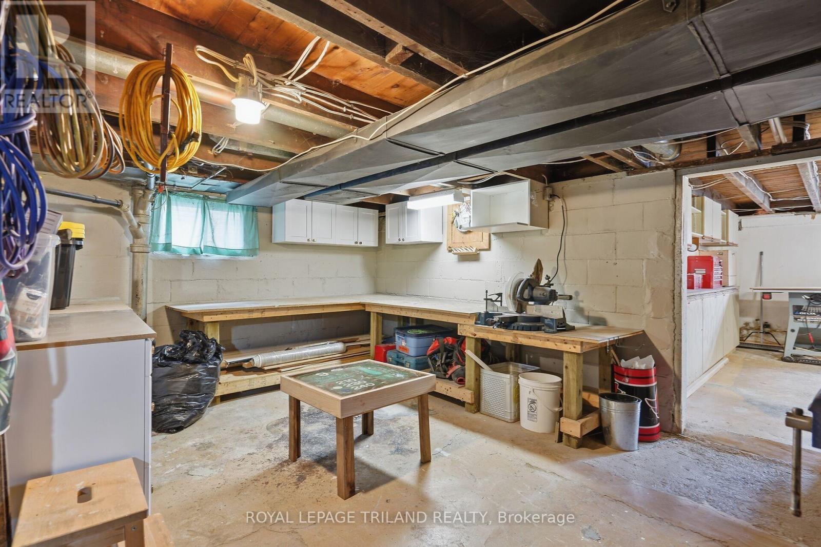 Photo 16 of 27 for 333 Thompson Road