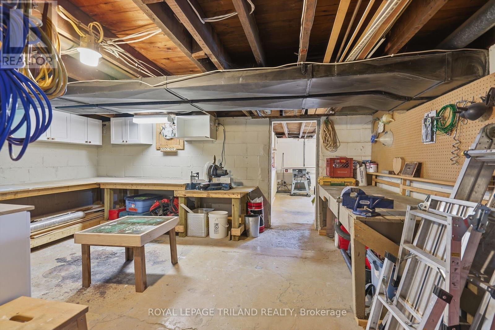 Photo 17 of 27 for 333 Thompson Road