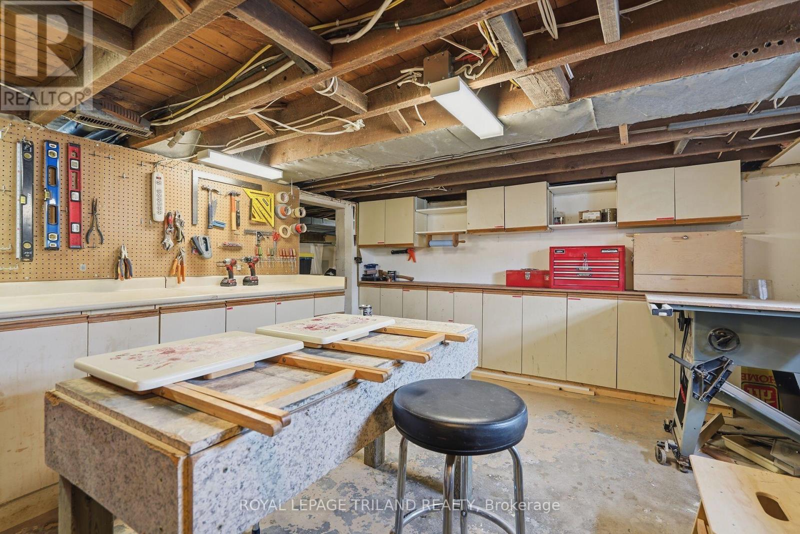 Photo 19 of 27 for 333 Thompson Road