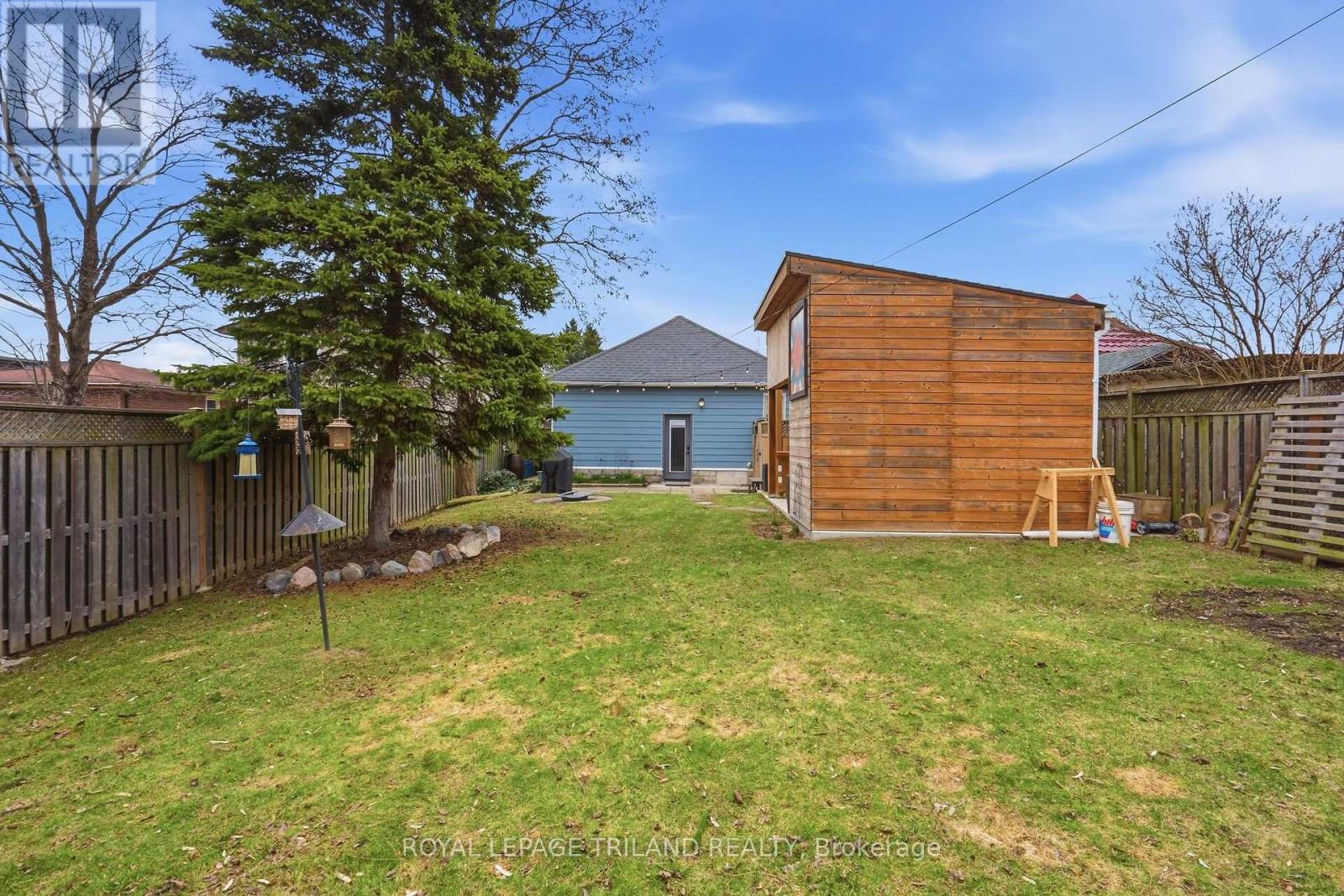 Photo 23 of 27 for 333 Thompson Road