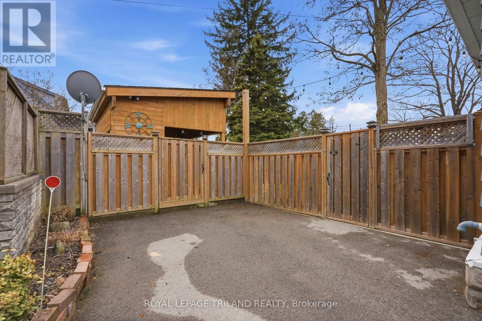 Photo 25 of 27 for 333 Thompson Road