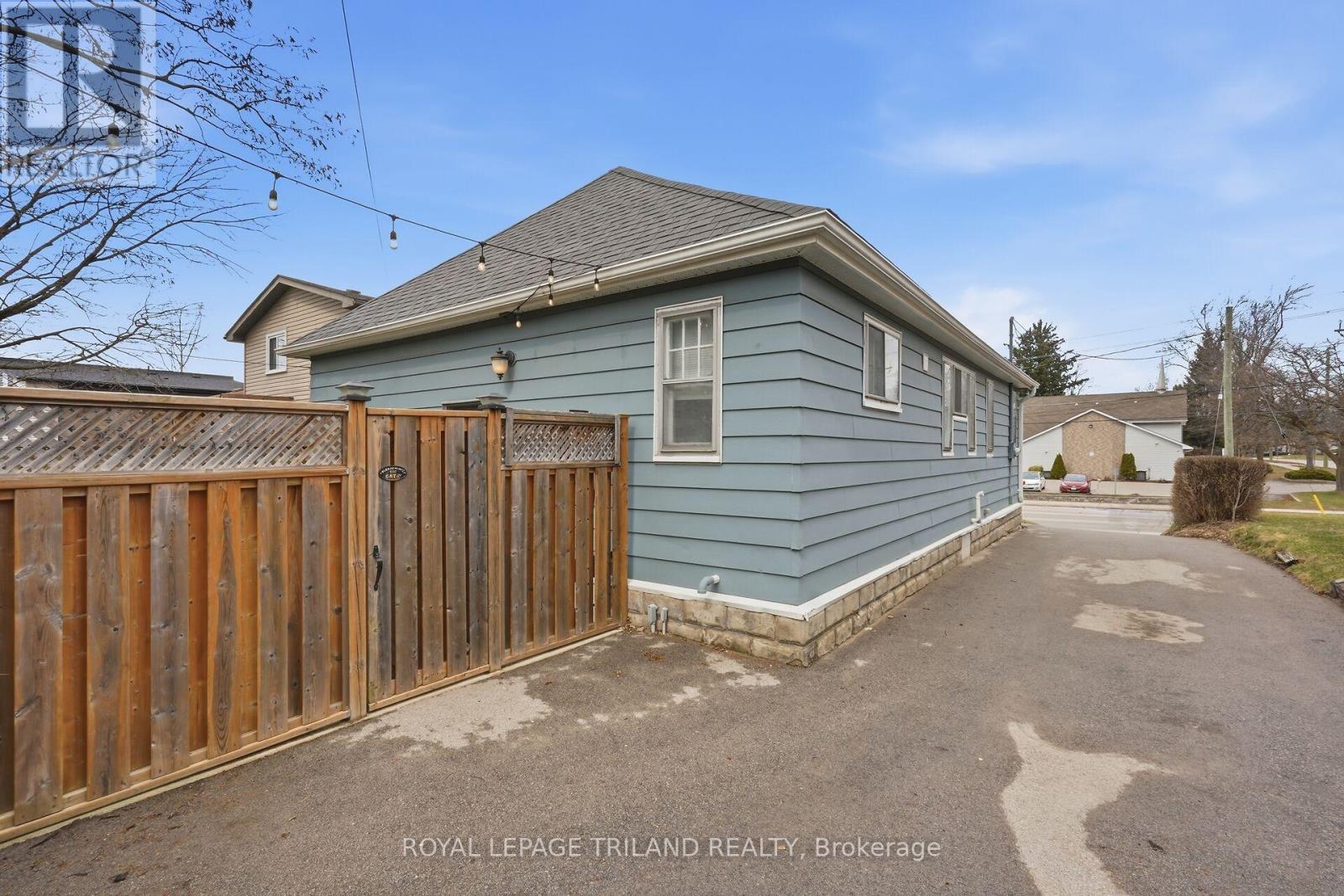 Photo 26 of 27 for 333 Thompson Road