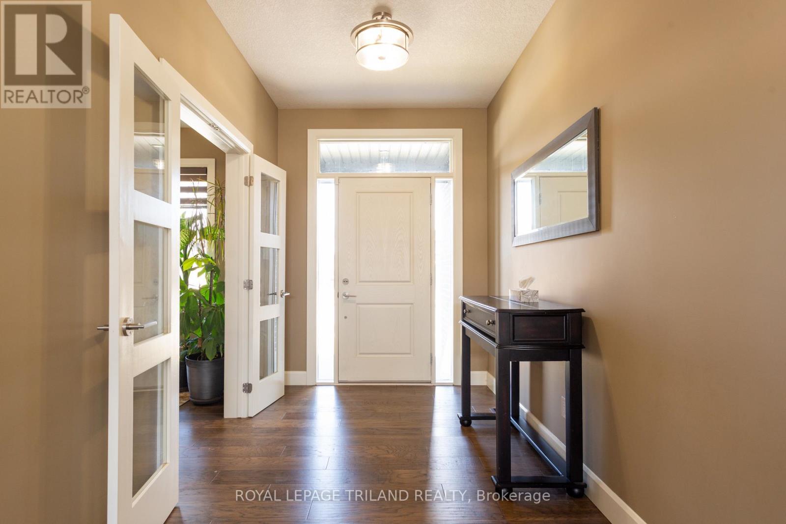 253 Boardwalk Way, Thames Centre, Ontario  N0L 1G2 - Photo 2 - X12939680