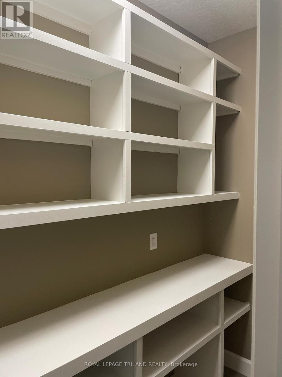 253 Boardwalk Way, Thames Centre, Ontario  N0L 1G2 - Photo 37 - X12939680