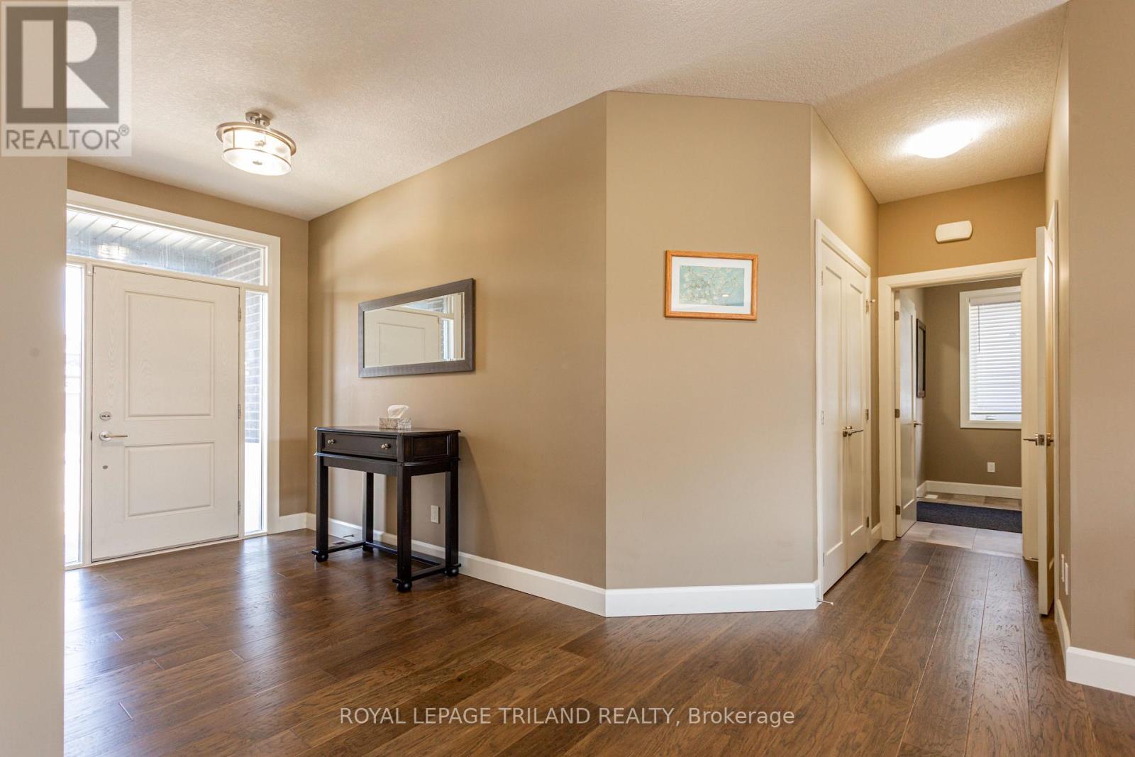 253 Boardwalk Way, Thames Centre, Ontario  N0L 1G2 - Photo 4 - X12939680