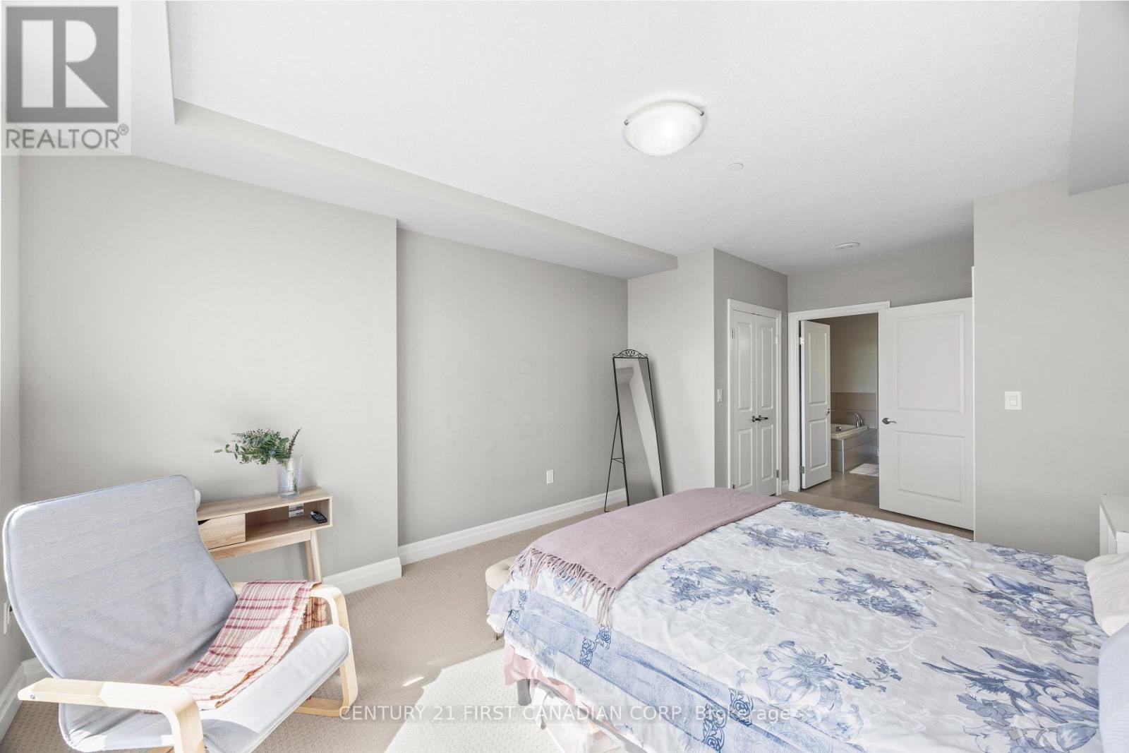 Photo 20 of 34 for 605 - 240 Villagewalk Boulevard