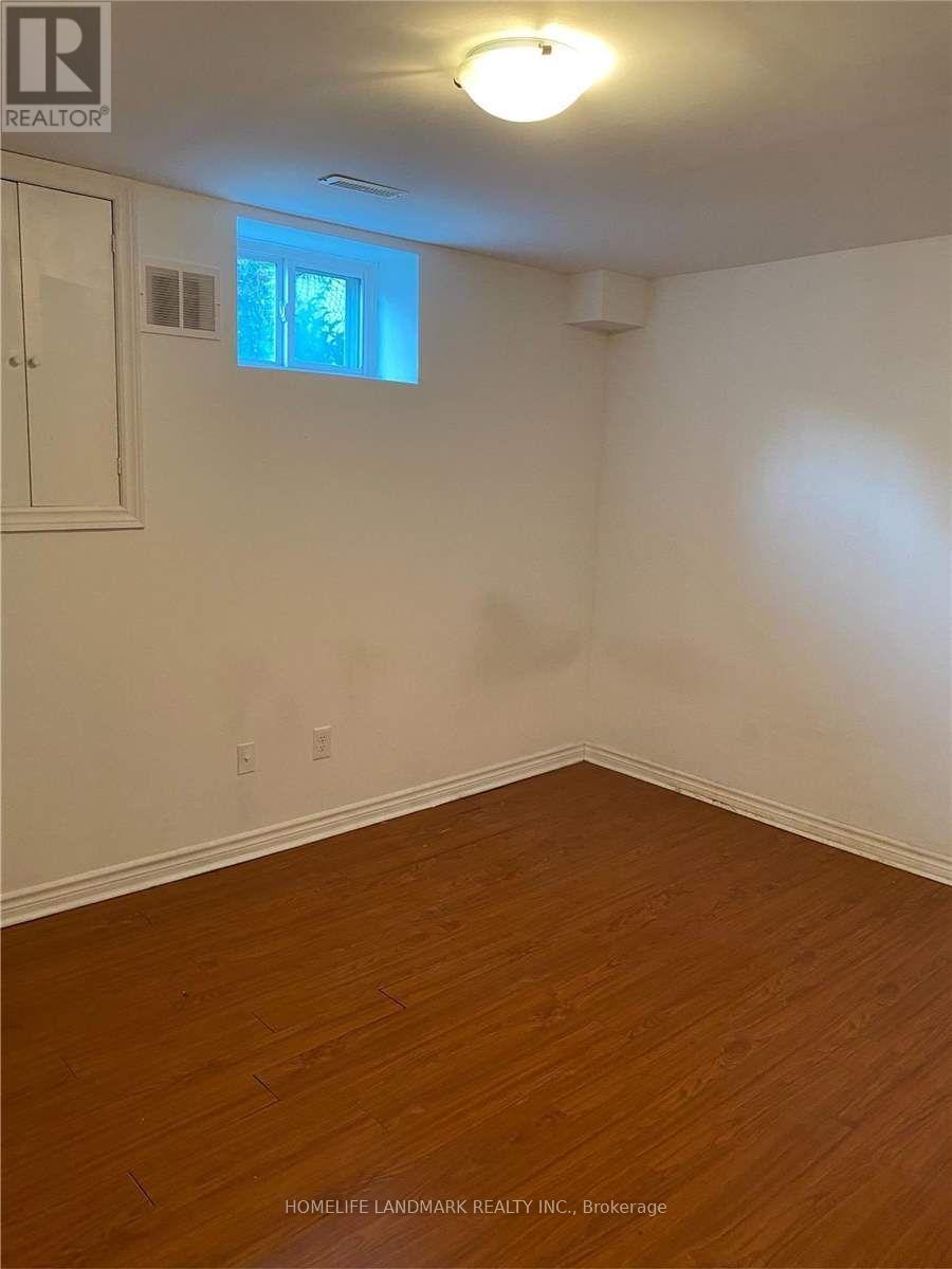 Lower - 120 Micmac Crescent, Toronto, Ontario  M2H 2K2 - Photo 8 - C12939412