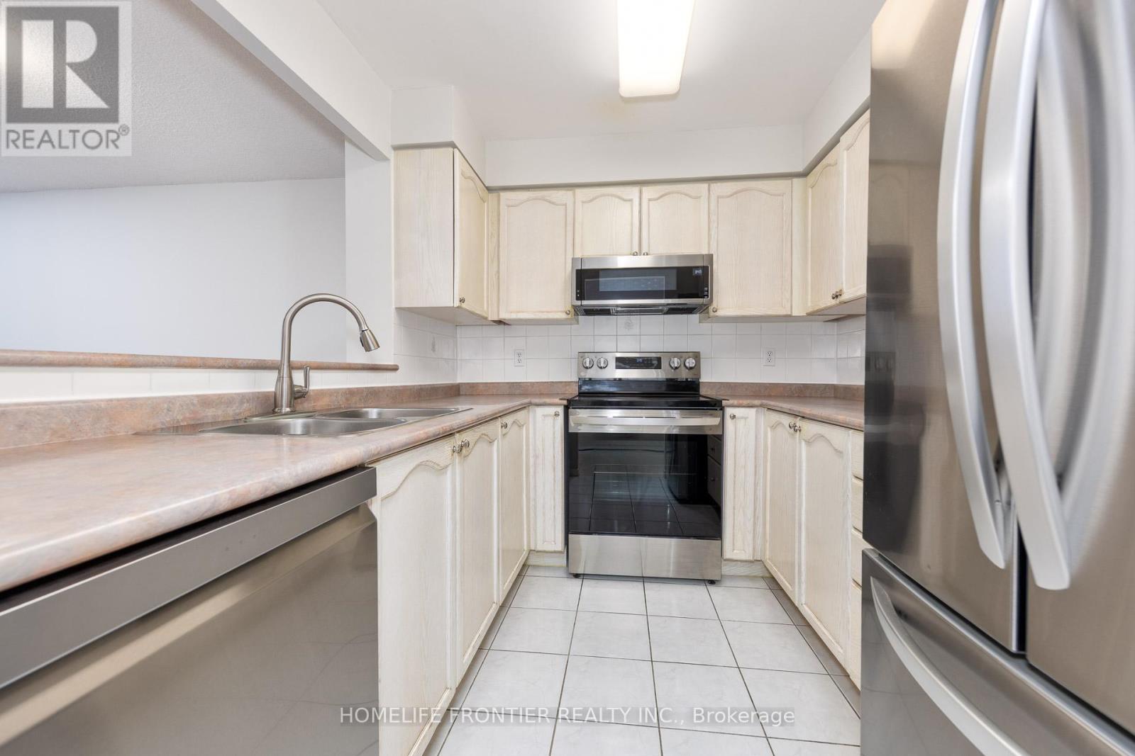 1008 - 29 Pemberton Avenue, Toronto, Ontario  M2M 4L5 - Photo 8 - C12939416