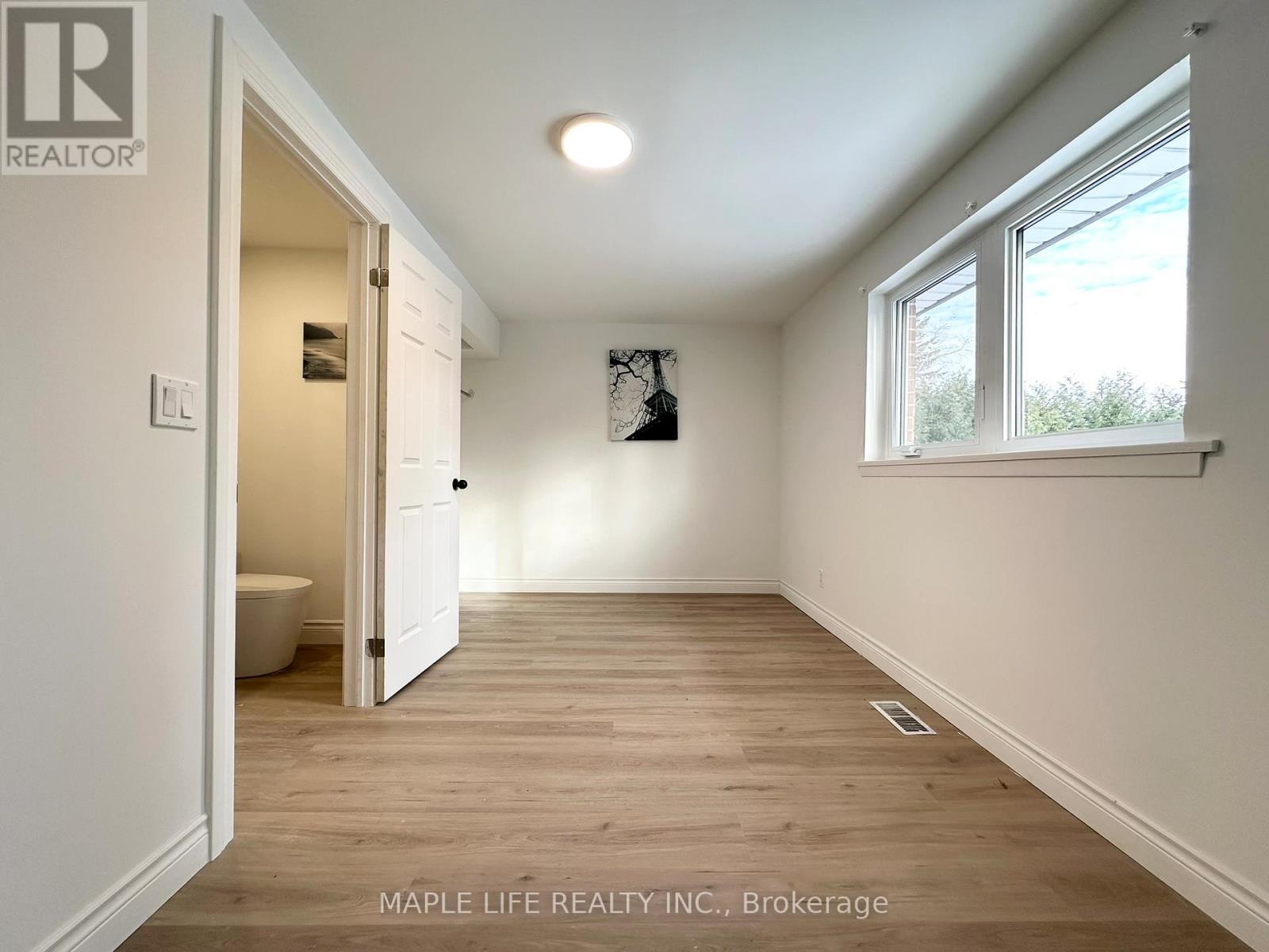 15 Nymark Avenue, Toronto, Ontario  M2J 2G8 - Photo 12 - C12939424