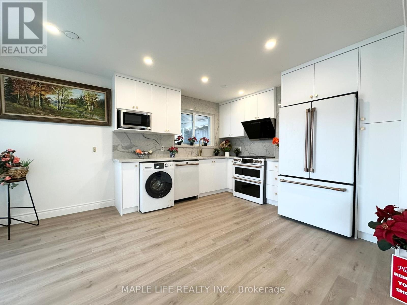 15 Nymark Avenue, Toronto, Ontario  M2J 2G8 - Photo 3 - C12939424