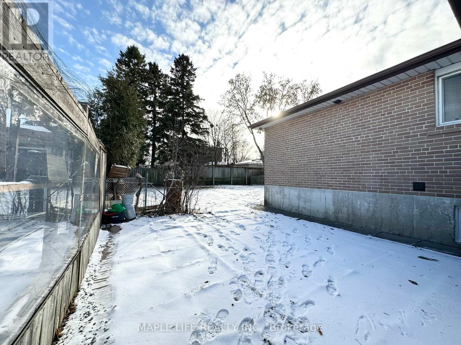 15 Nymark Avenue, Toronto, Ontario  M2J 2G8 - Photo 30 - C12939424