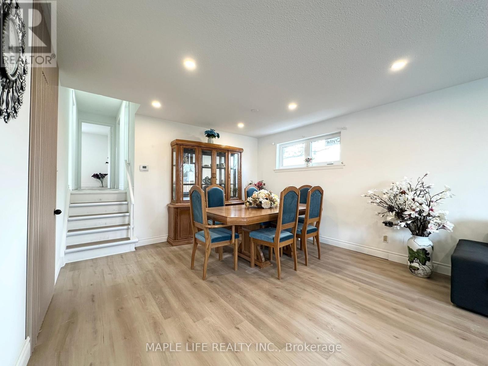 15 Nymark Avenue, Toronto, Ontario  M2J 2G8 - Photo 6 - C12939424