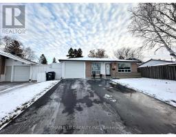 15 NYMARK AVENUE, Toronto, Ontario