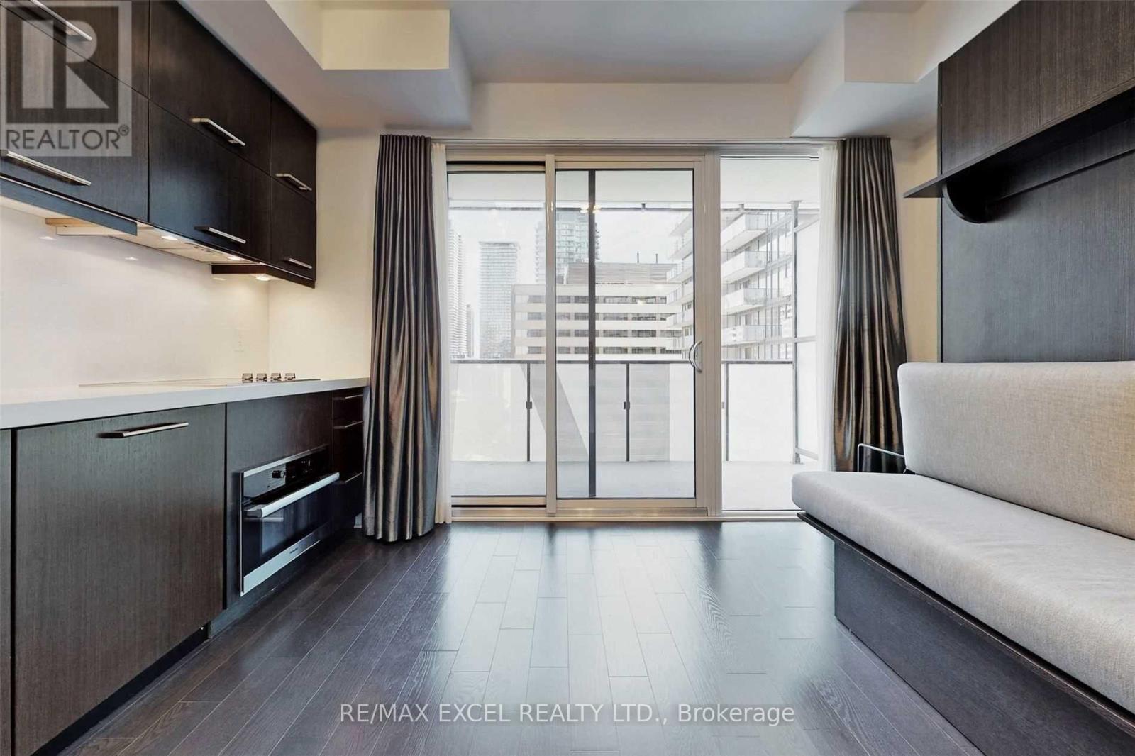 810 - 65 St Mary Street, Toronto, Ontario  M5S 0A6 - Photo 10 - C12939508