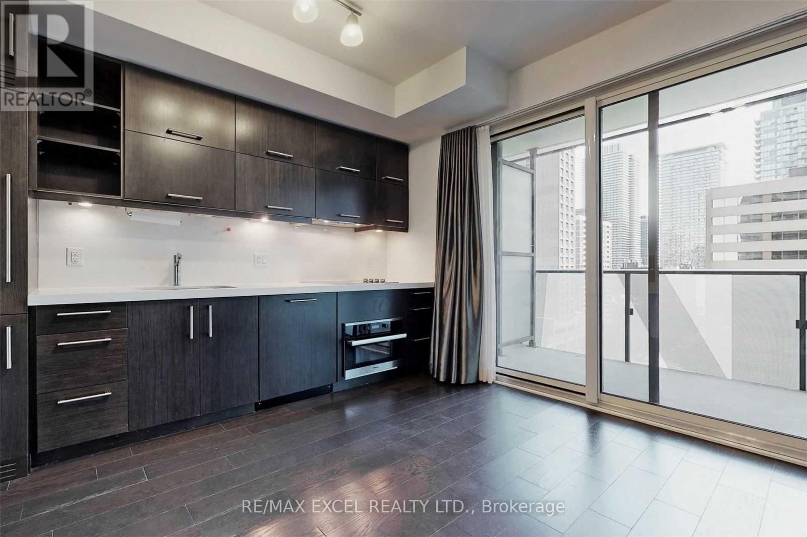 810 - 65 St Mary Street, Toronto, Ontario  M5S 0A6 - Photo 11 - C12939508