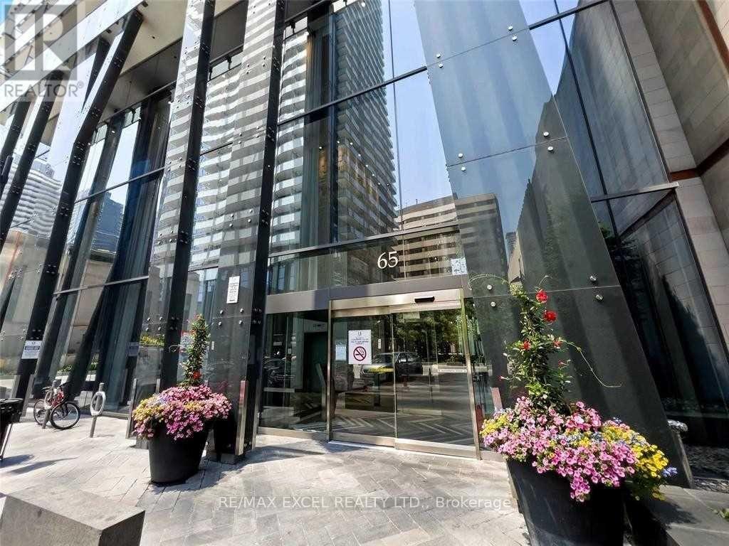 810 - 65 St Mary Street, Toronto, Ontario  M5S 0A6 - Photo 4 - C12939508