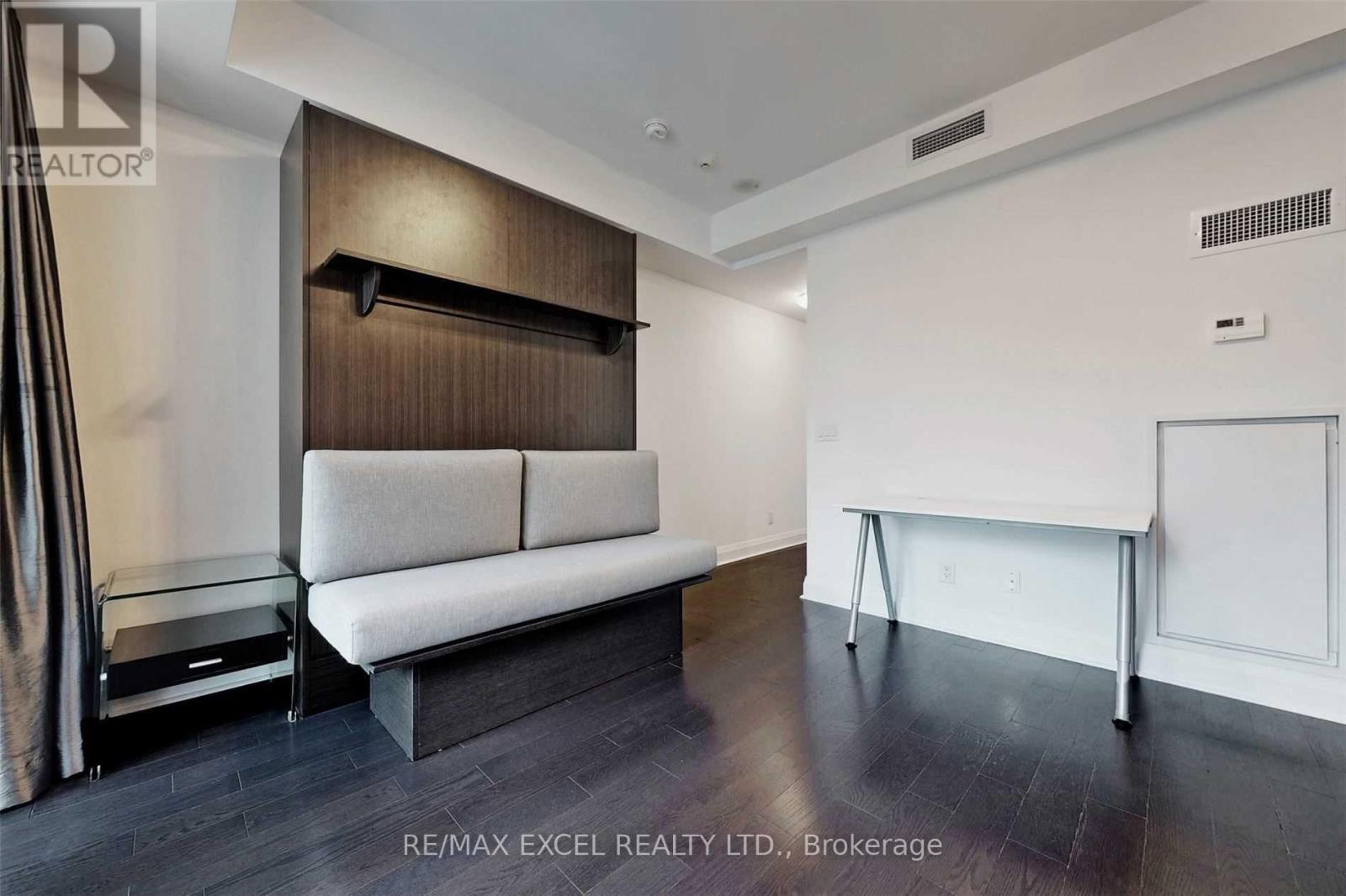 810 - 65 St Mary Street, Toronto, Ontario  M5S 0A6 - Photo 8 - C12939508