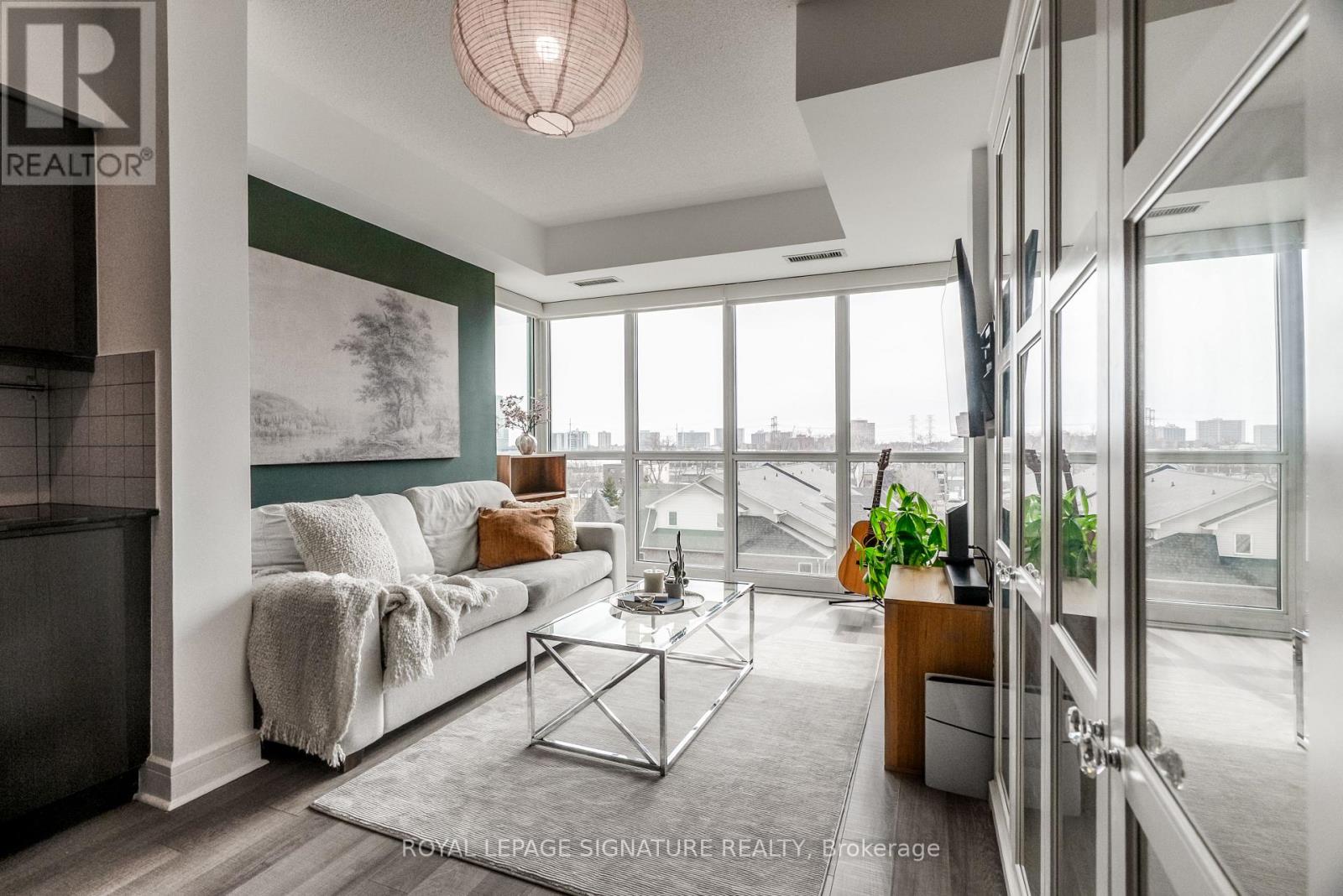 515 - 35 Brian Peck Crescent, Toronto, Ontario  M4G 0A5 - Photo 3 - C12939536