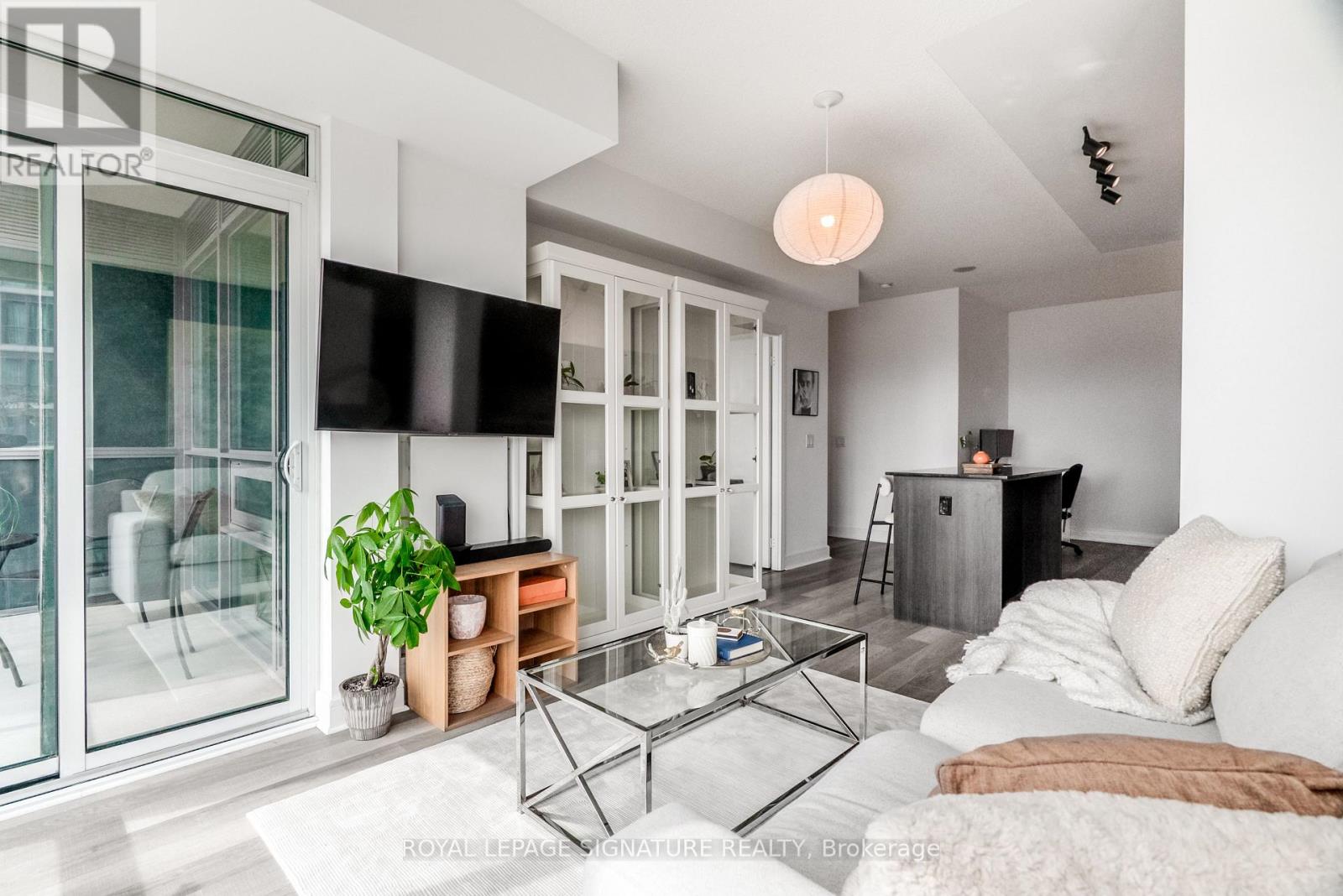 515 - 35 Brian Peck Crescent, Toronto, Ontario  M4G 0A5 - Photo 4 - C12939536