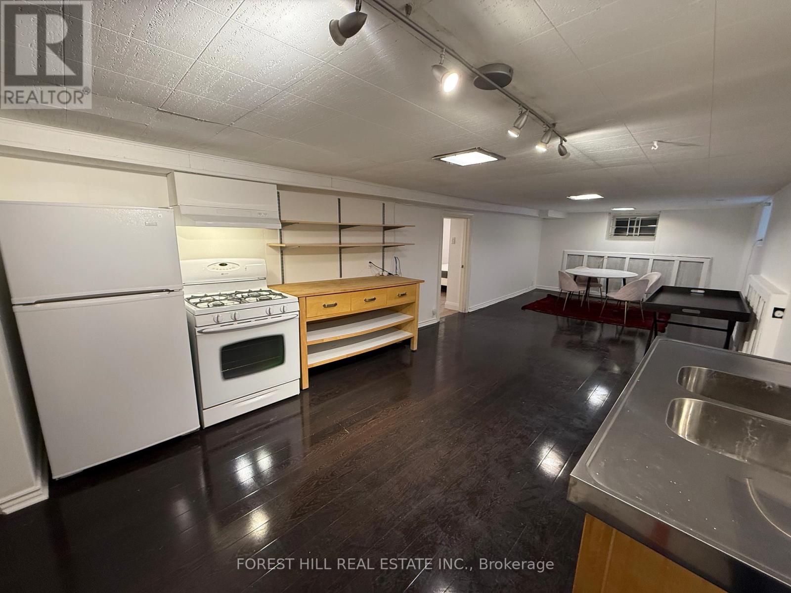 Lower - 17 Braemar Avenue, Toronto, Ontario  M5P 2L1 - Photo 6 - C12939634