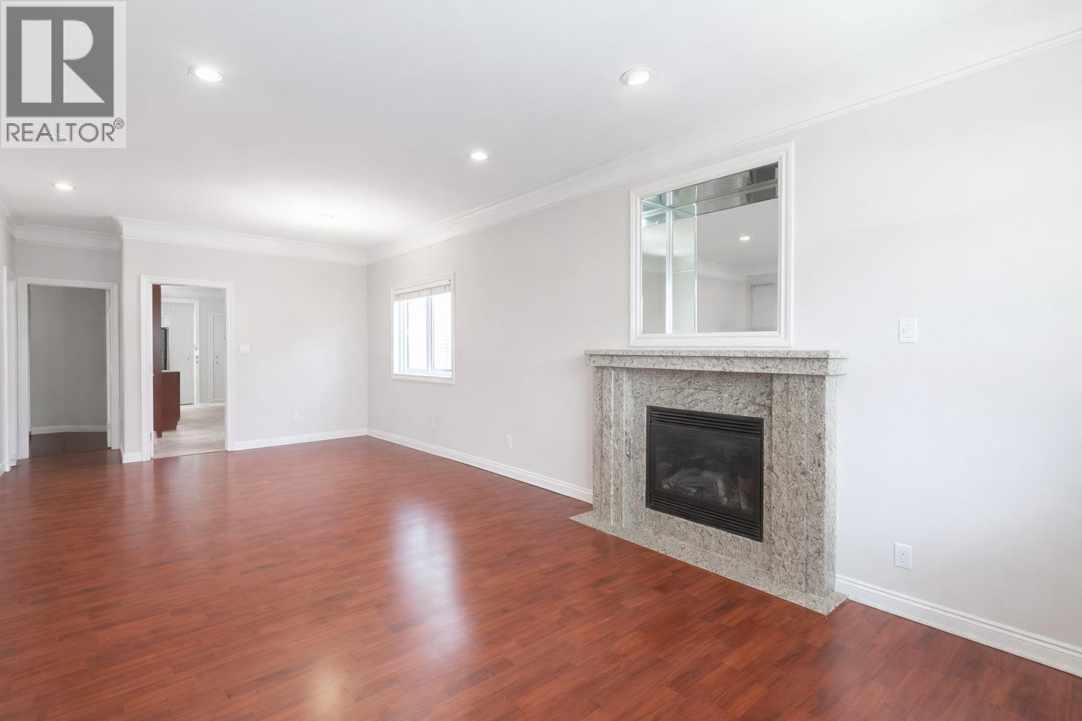 7487 Rosewood Street, Burnaby, British Columbia  V5E 2G6 - Photo 3 - R3104415