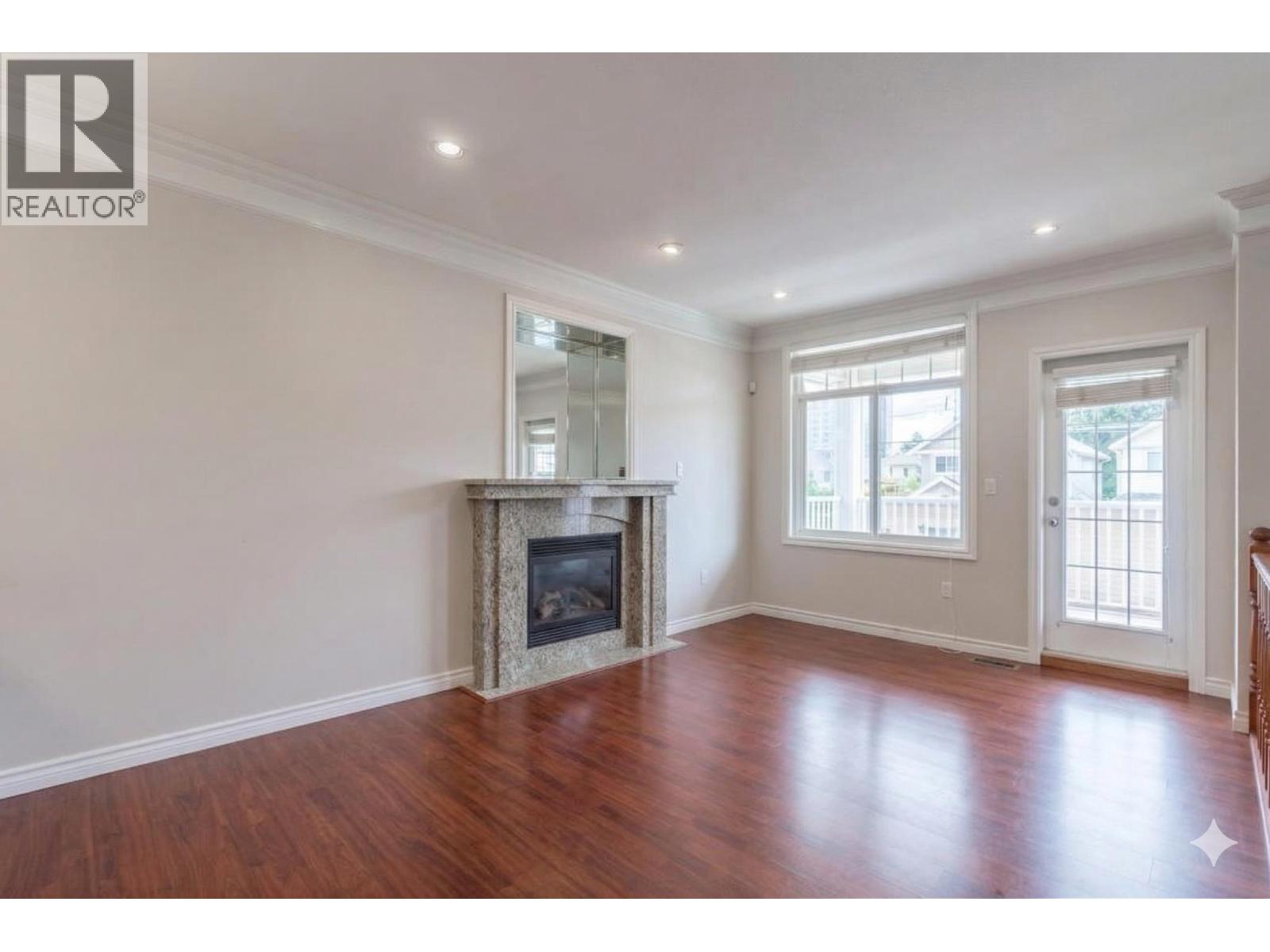 7487 Rosewood Street, Burnaby, British Columbia  V5E 2G6 - Photo 4 - R3104415