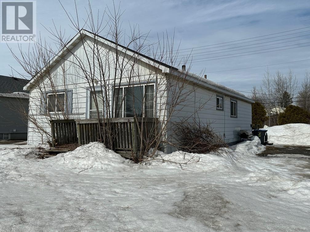 1272 Wellington St E, Sault Ste. Marie, Ontario  P6A 2P4 - Photo 1 - SM260577