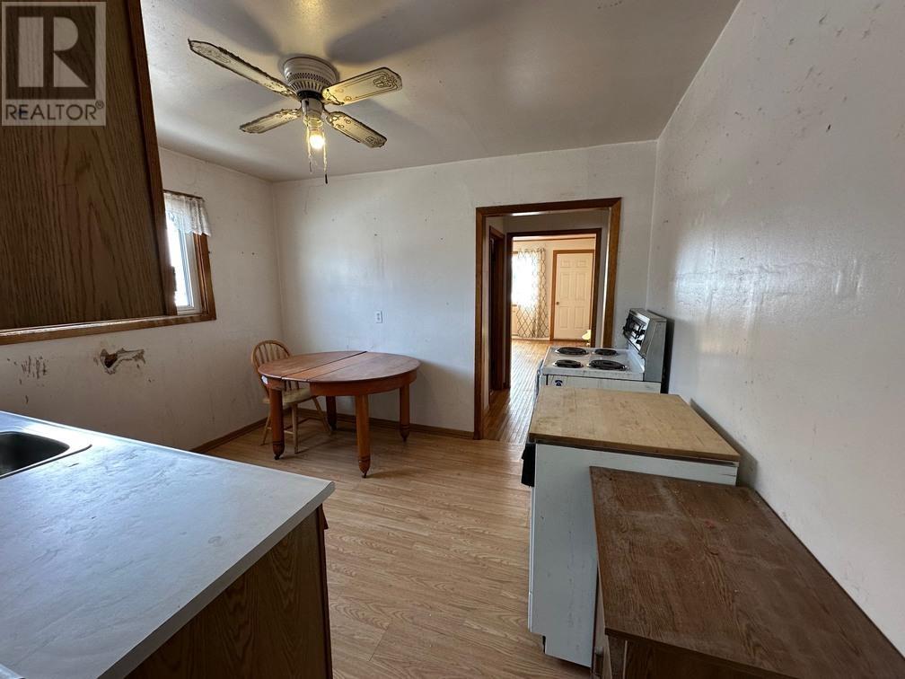 1272 Wellington St E, Sault Ste. Marie, Ontario  P6A 2P4 - Photo 3 - SM260577