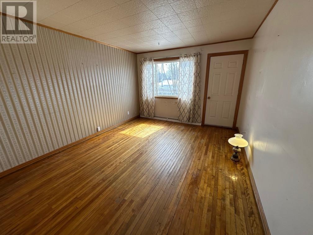 1272 Wellington St E, Sault Ste. Marie, Ontario  P6A 2P4 - Photo 5 - SM260577