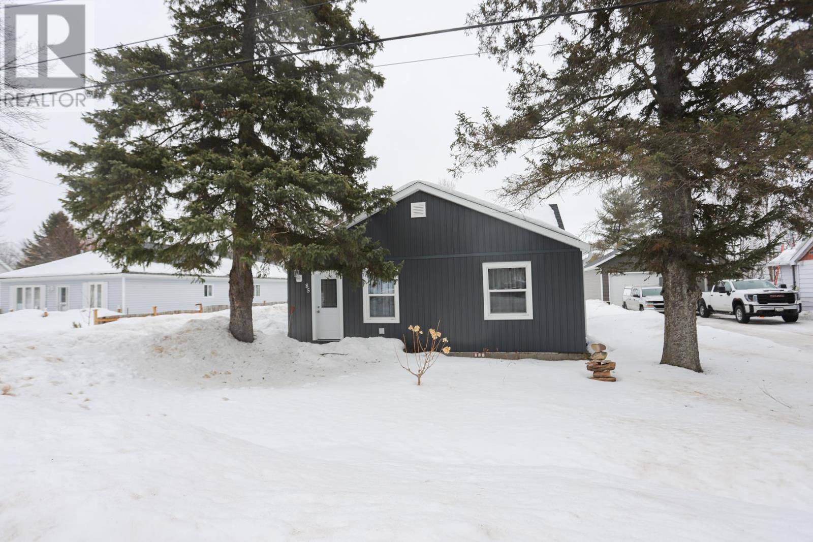 85 Glenwood Ave, Sault Ste. Marie, Ontario  P6A 4T8 - Photo 2 - SM260578