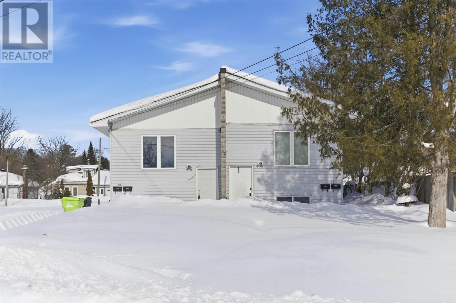 30-32 Wemyss St, Sault Ste. Marie, Ontario  P6B 1B3 - Photo 3 - SM260579