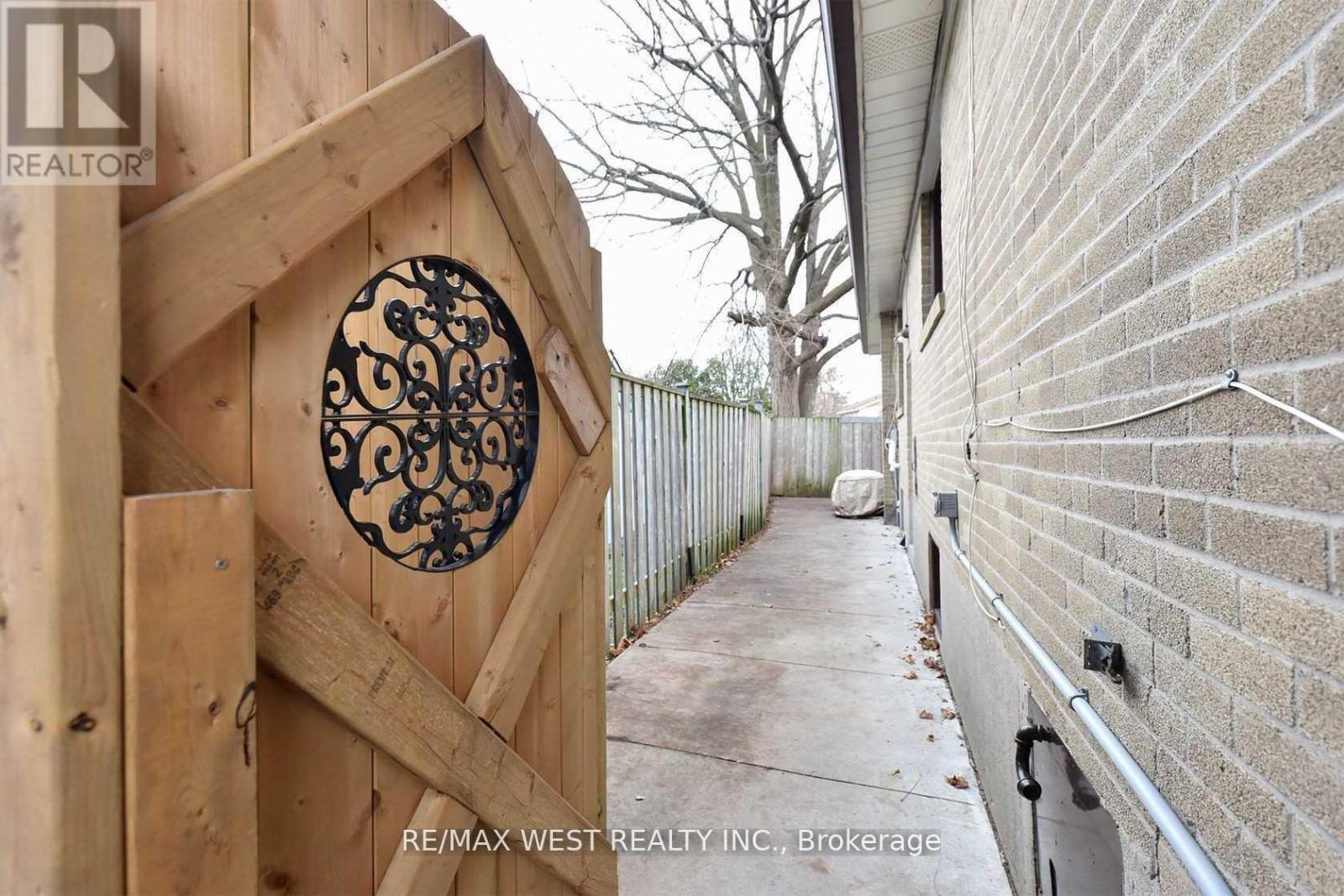 Bsmt Ap - 45 Wildlark Drive, Toronto, Ontario  M1E 3K4 - Photo 4 - E12939544