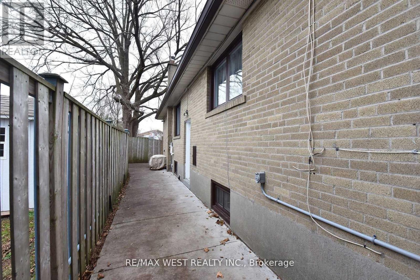 Bsmt Ap - 45 Wildlark Drive, Toronto, Ontario  M1E 3K4 - Photo 5 - E12939544