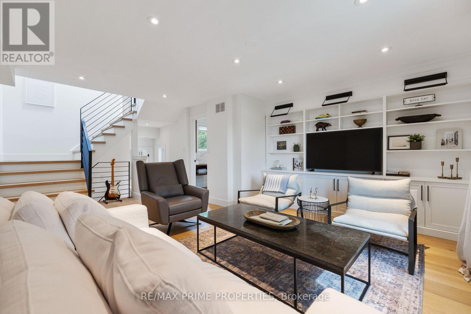 291 Kingswood Road, Toronto, Ontario  M4E 3N8 - Photo 11 - E12939692