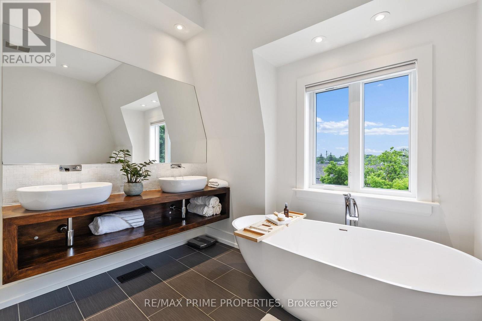 291 Kingswood Road, Toronto, Ontario  M4E 3N8 - Photo 20 - E12939692