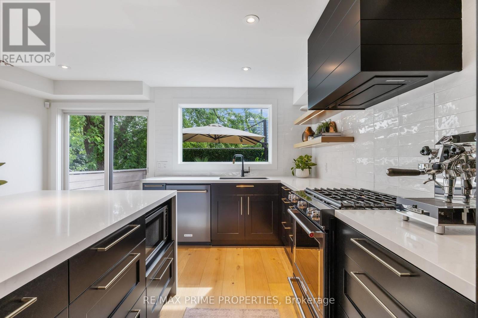 291 Kingswood Road, Toronto, Ontario  M4E 3N8 - Photo 7 - E12939692