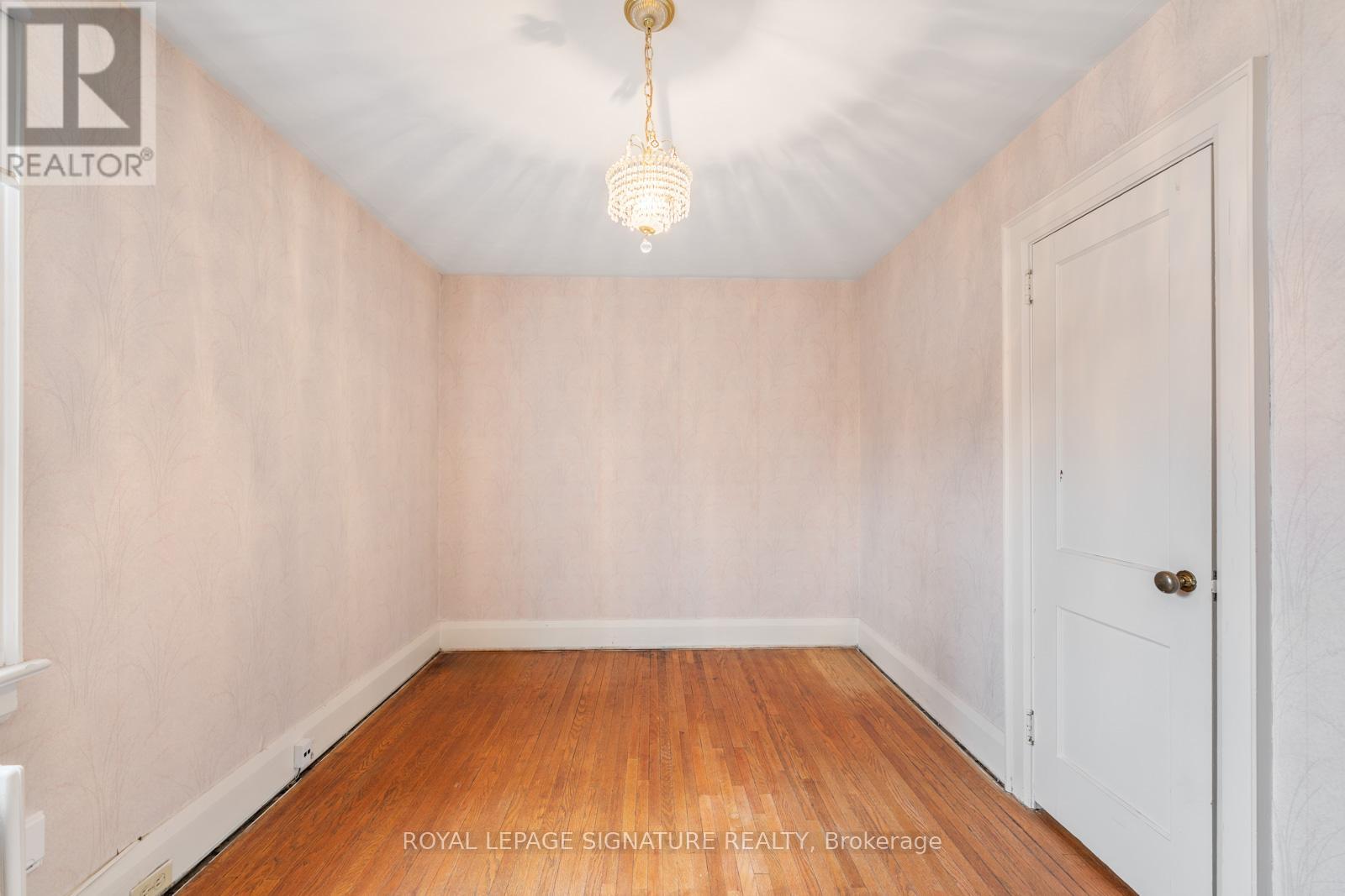 15 Marlow Avenue, Toronto, Ontario  M4J 3T8 - Photo 13 - E12939758