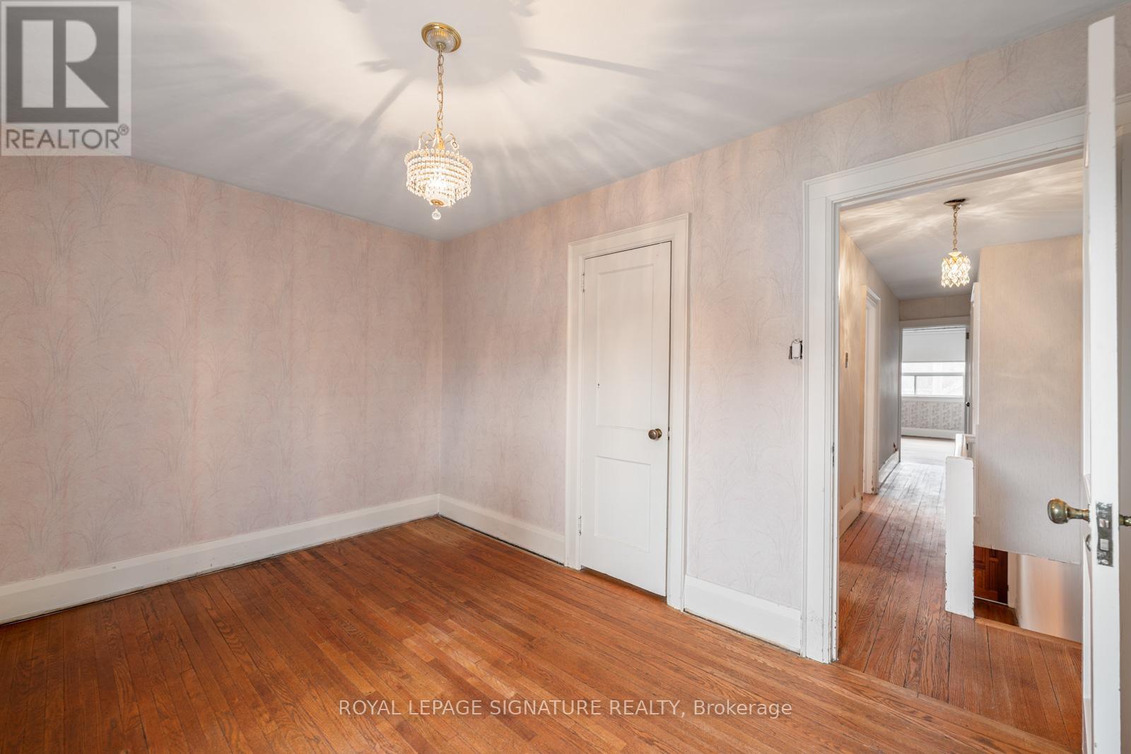 15 Marlow Avenue, Toronto, Ontario  M4J 3T8 - Photo 14 - E12939758