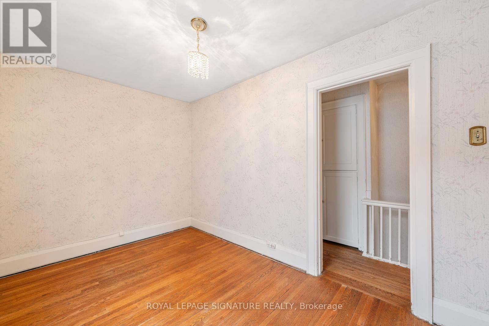 15 Marlow Avenue, Toronto, Ontario  M4J 3T8 - Photo 19 - E12939758