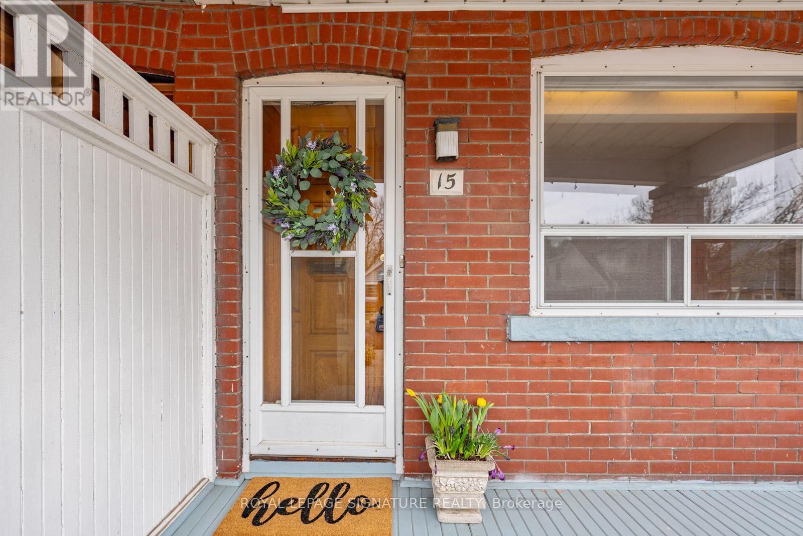 15 Marlow Avenue, Toronto, Ontario  M4J 3T8 - Photo 2 - E12939758